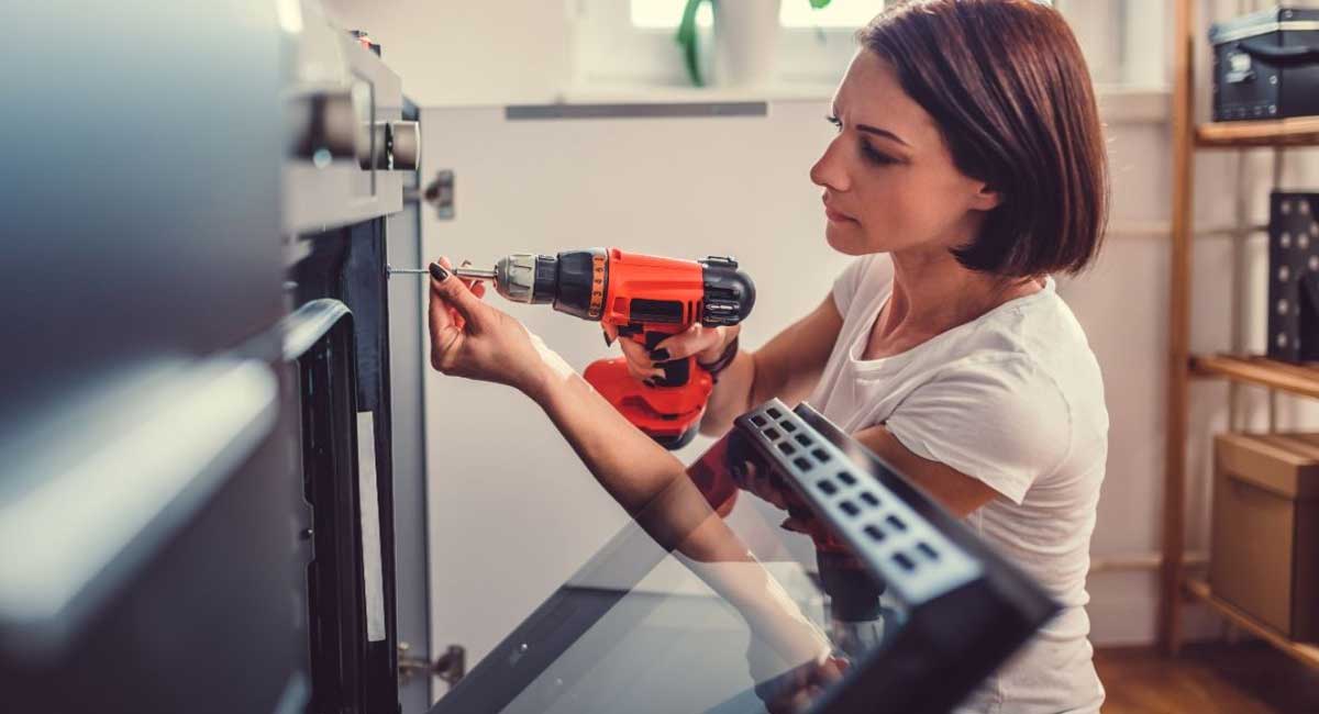 Best Lightweight Drill for a Woman Guide and Reviews Woodturning Tips