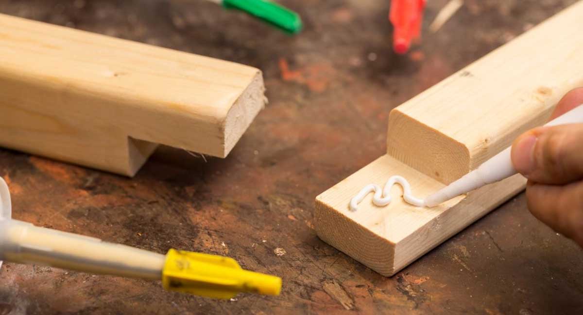 What is the Best Wood Glue for Furniture?